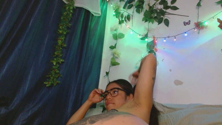 CHARLOTTEROGUE's Streamate show and profile