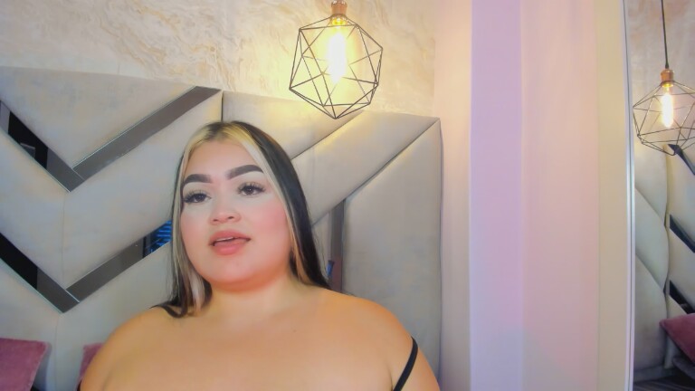 Sara_Sanchezz's Streamate show and profile