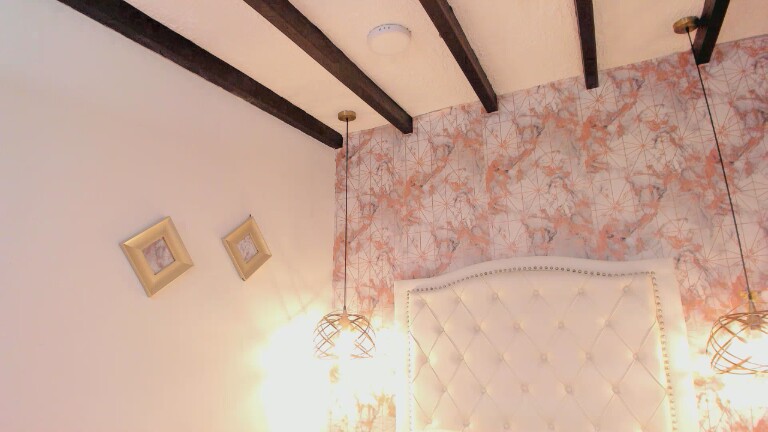 SaharaLyn's Streamate show and profile